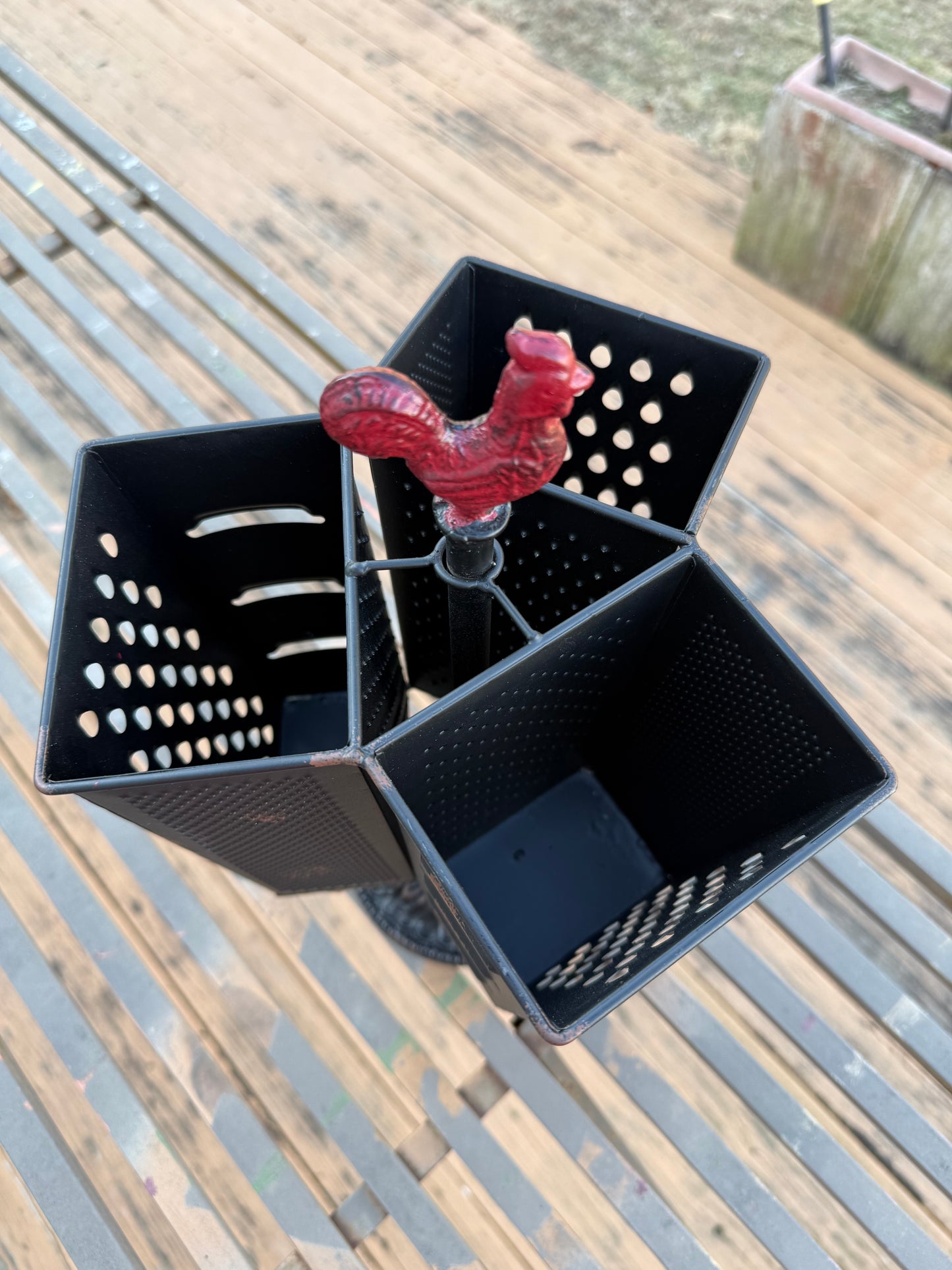 Chicken organizer