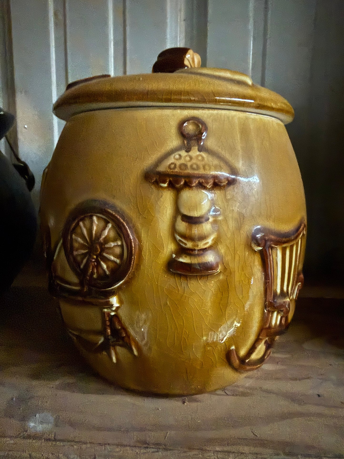 Cookie jar