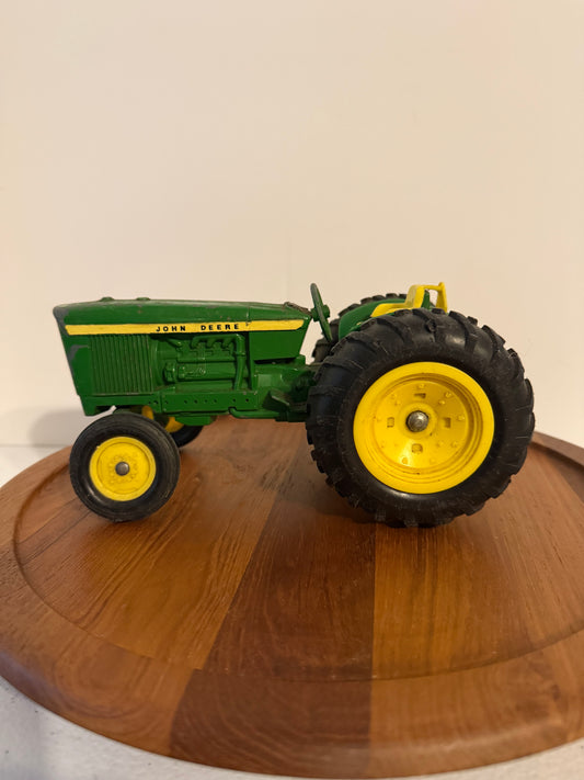 John Deere 3010