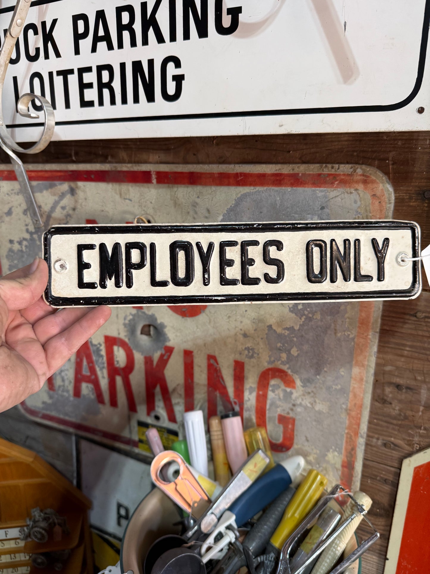 metal sign
