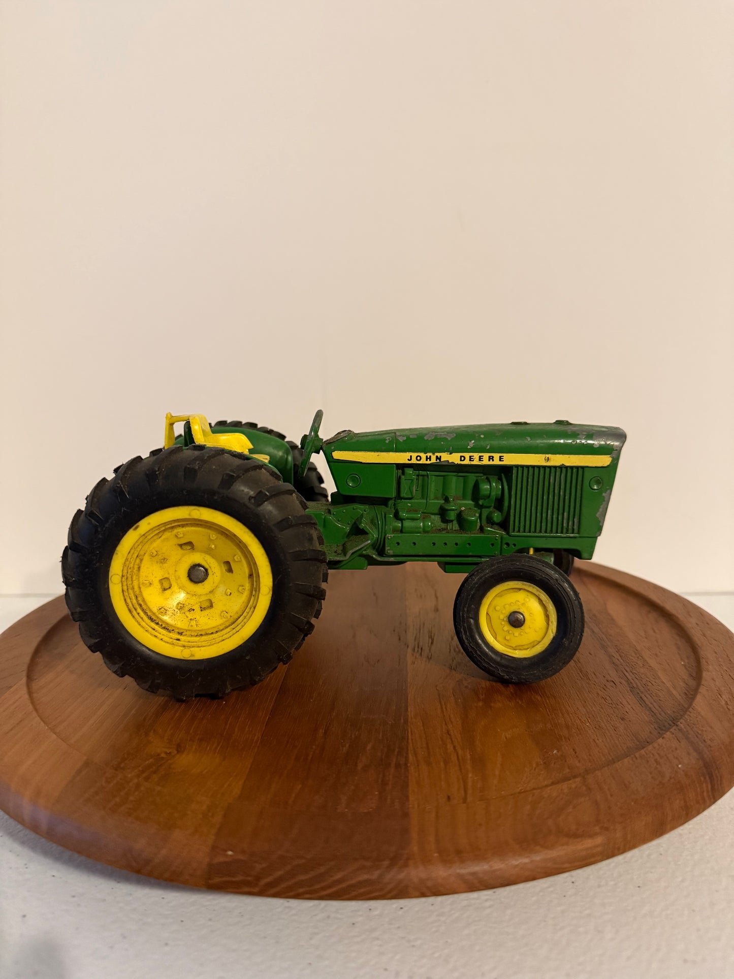 John Deere 3010