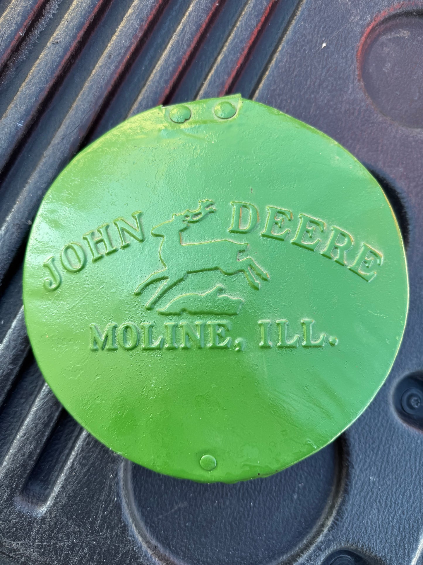 John Deere planter lid
