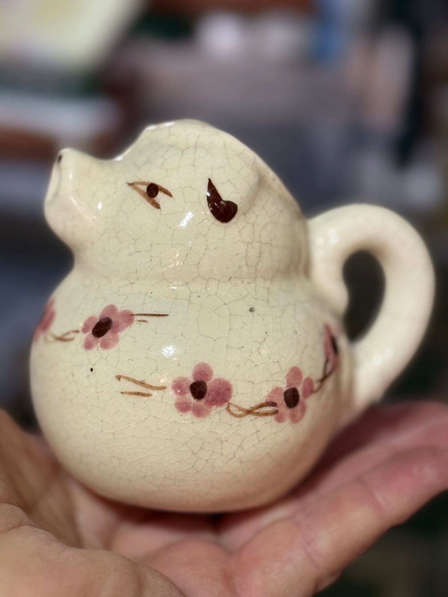 Shawnee pottery Pig