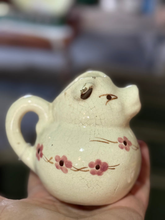 Shawnee pottery Pig