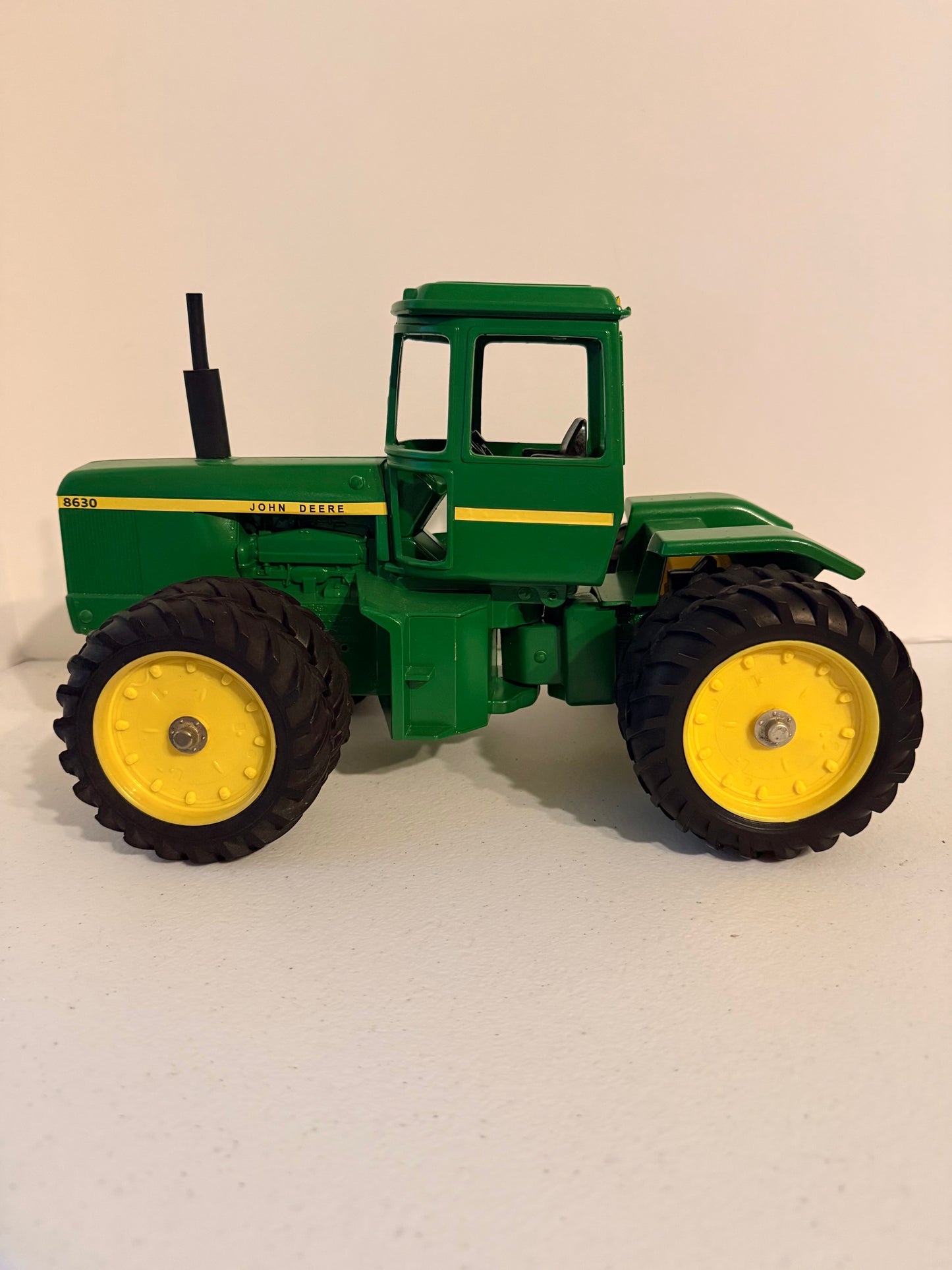 John Deere 4 wd 8630