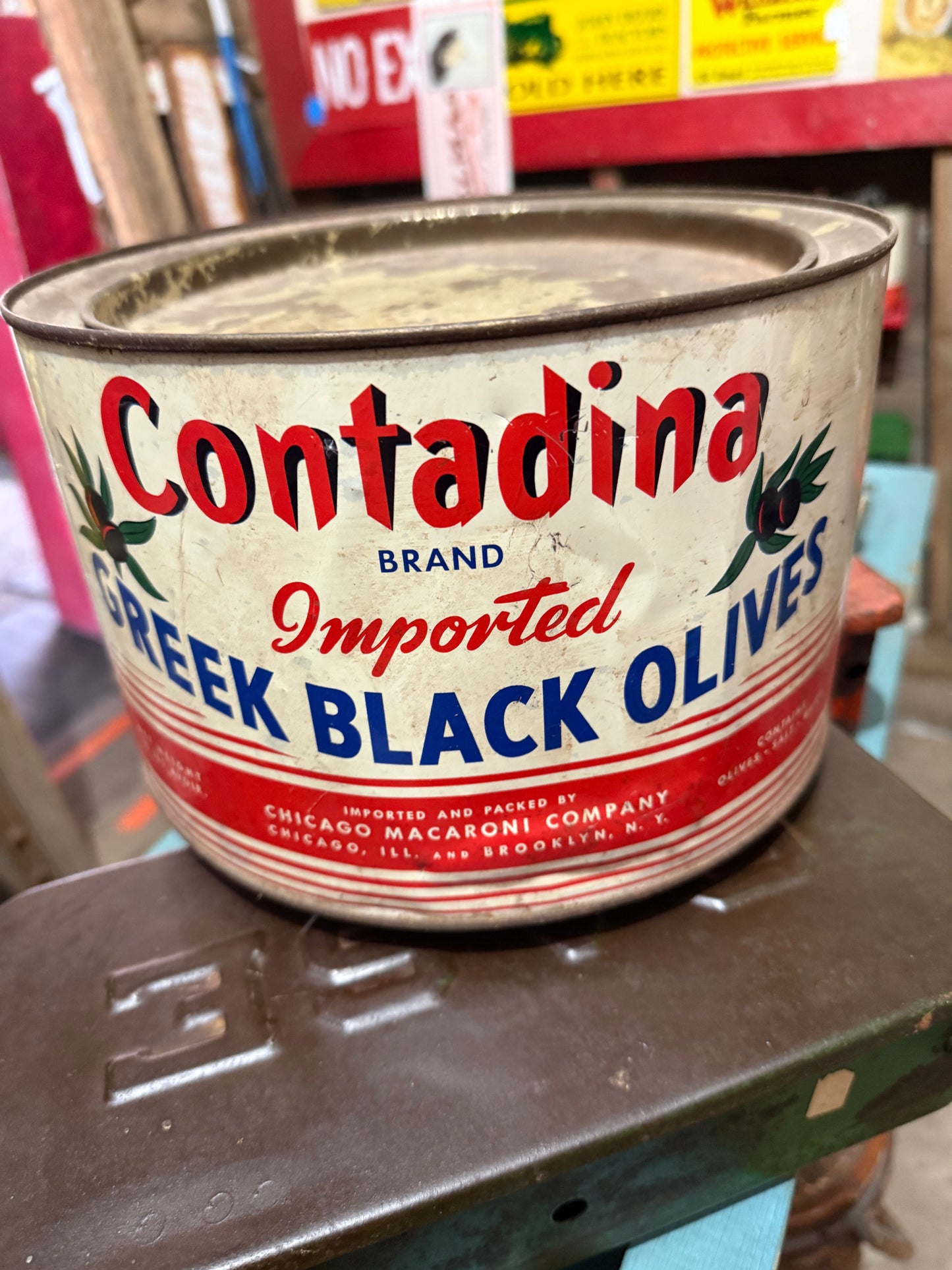 Contadina olive tin