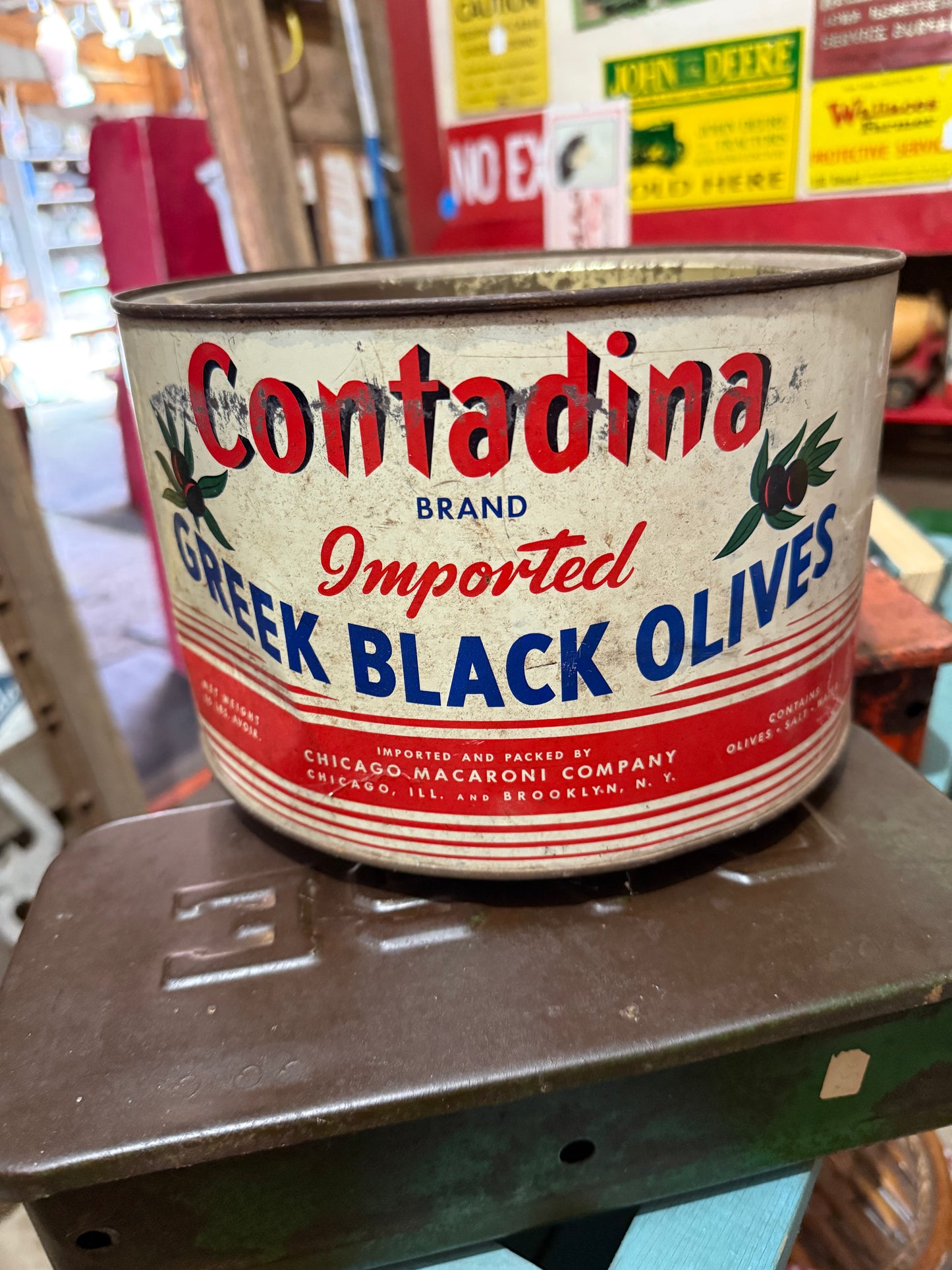 Contadina olive tin