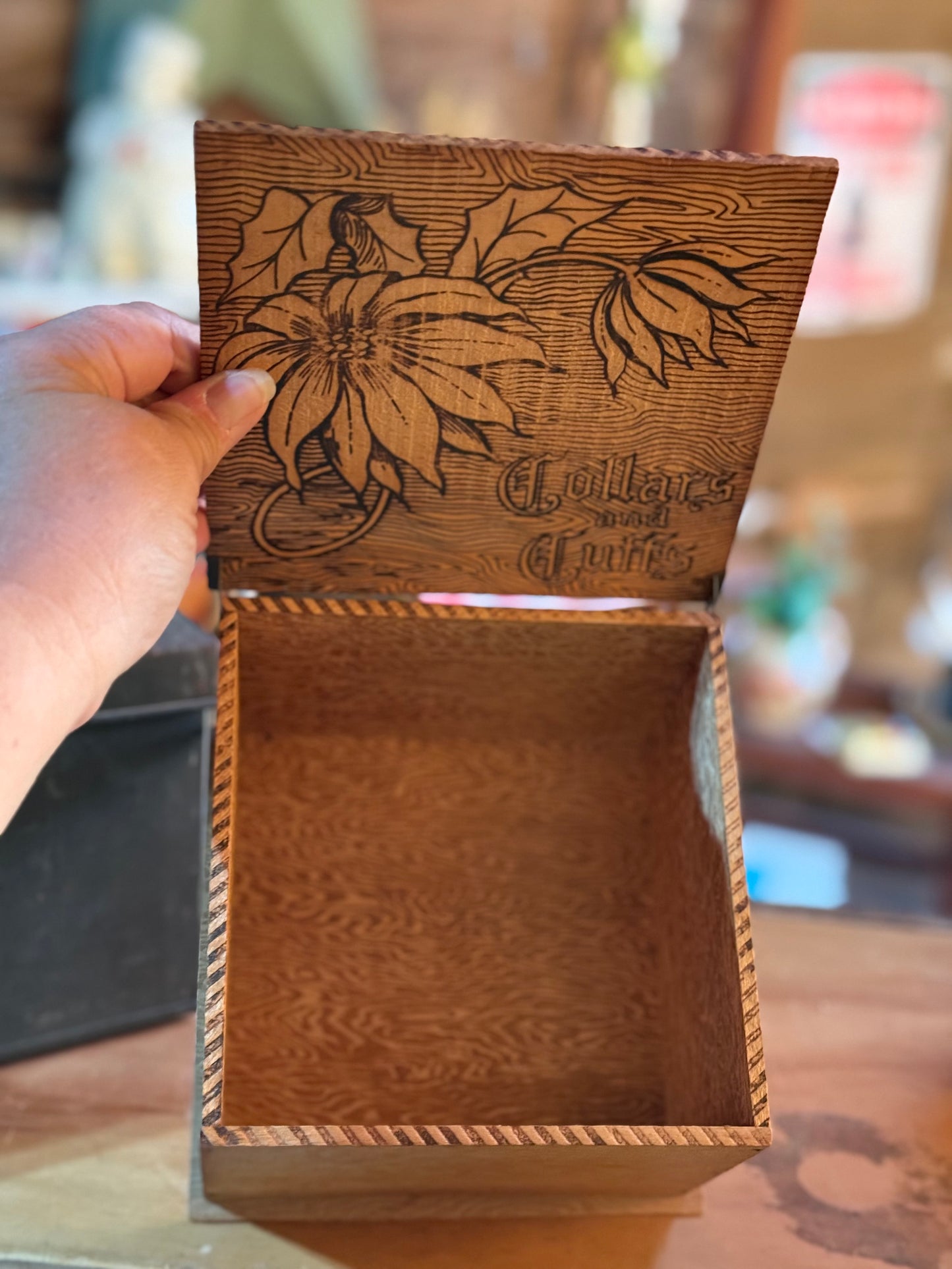 Folk art Poinsettia Vintage Pyropgrahy Box